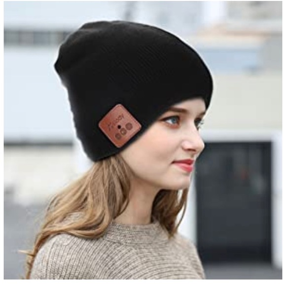 NWT Beanie aka Toque with Bluetooth Headphones! - Picture 8 of 14